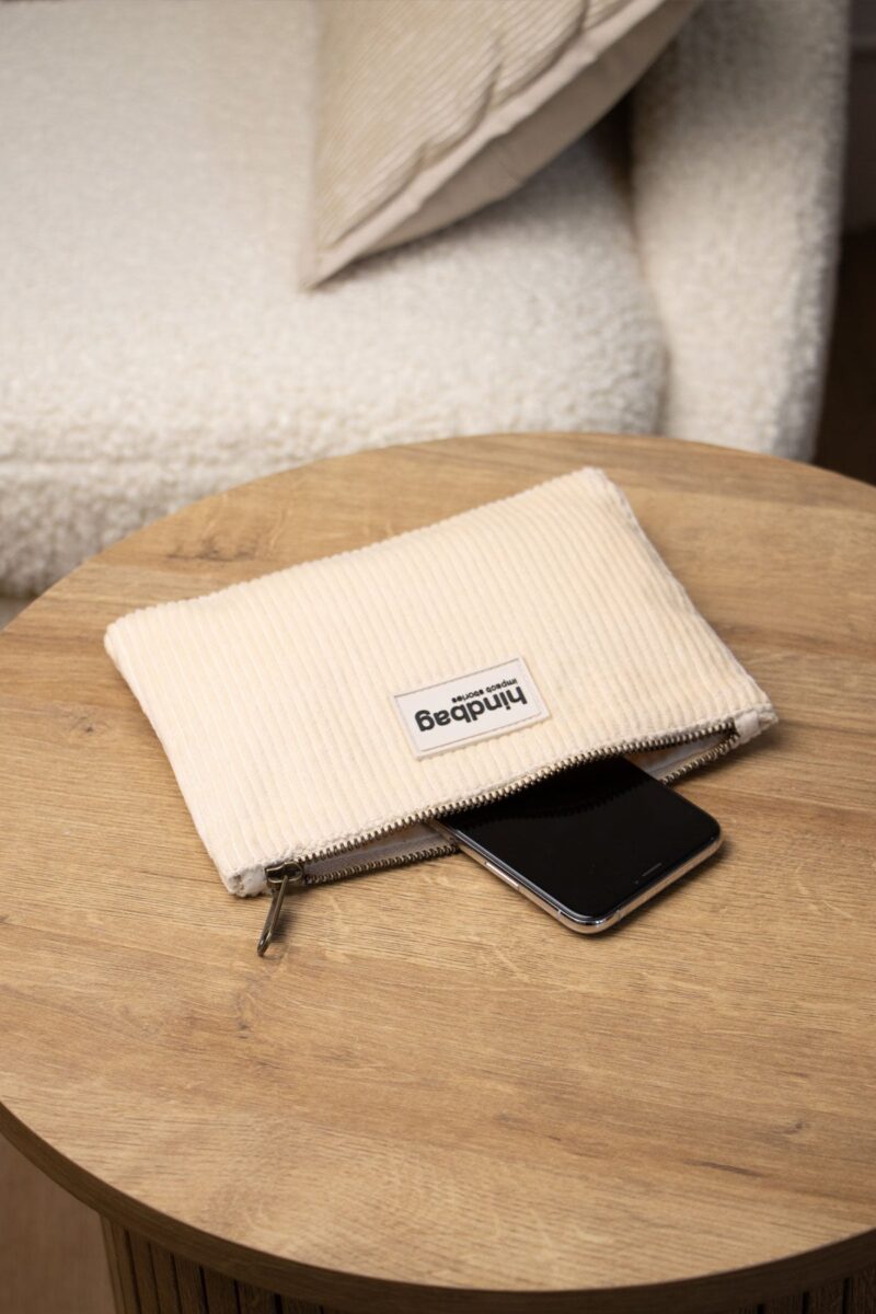 lou-velours-beige-hindbag_1.jpg lou-velours-beige-hindbag_1.jpg