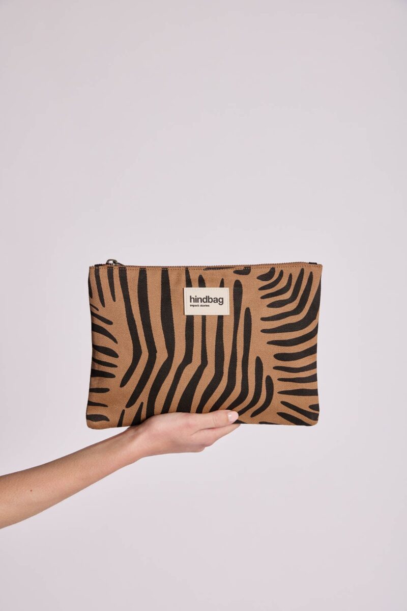 pochette-ema-tigre-cannelle-hindbag_1.jpg pochette-ema-tigre-cannelle-hindbag_1.jpg